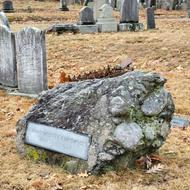 Monument made of Puddingstone