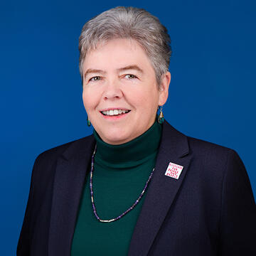 Liz Breadon headshot